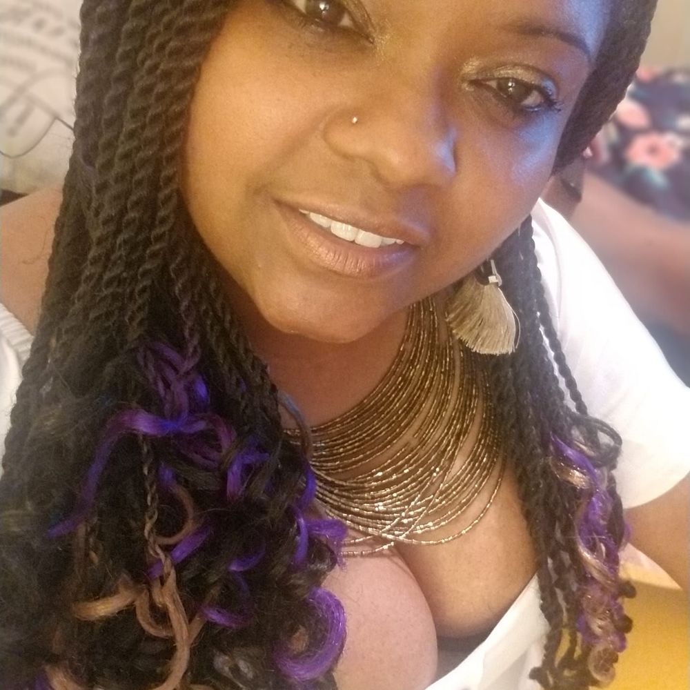 Meet your Posher, Latoya